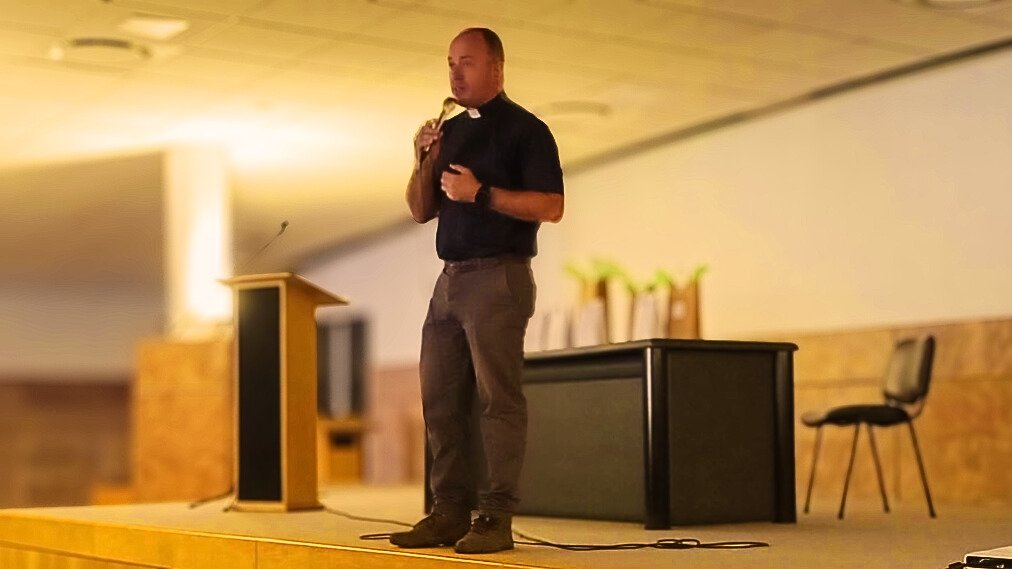 8a8956d3-f33d-4c48-8bd9-66d15b0a405f